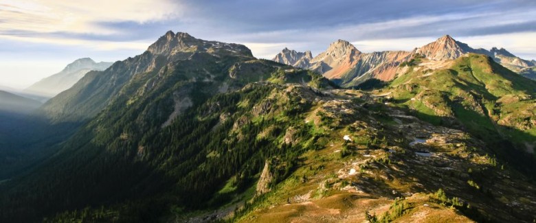 The-Rugged-and-Colorful-Highlands-Directly-North-of-Mt-Baker-North-Cascades-7623-Buff-Black_w940_h392