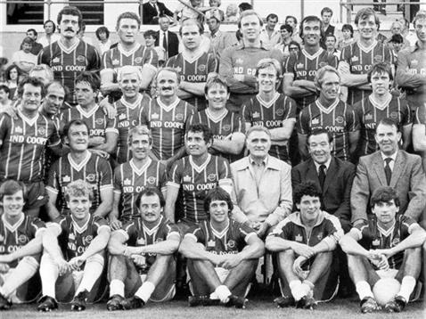 Gary Lineker centre, and Alan Smith far right in front row, can you spot another Arsenal legend in this photo of Leicester City’s 28th centenary celebration?