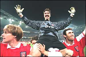 David Seaman won the battle of the golaies...