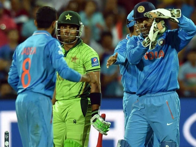 182_umar_akmal_dhoni_drs