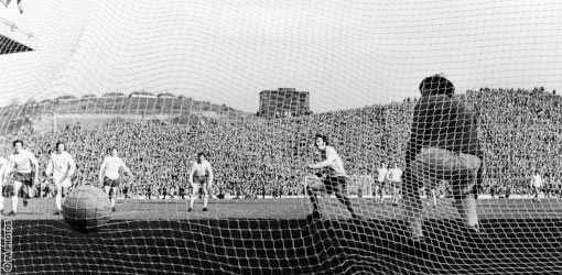 Ice cool Peter Storey slots it past Banksie