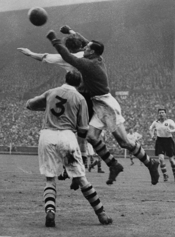 George Swindin in his incarnation as Arsenal keeper - in the 2-0 victory over Liverpool in the 1950 FA Cup Final