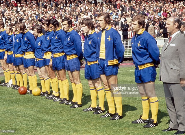 Peter lines up with the rest of the 1971 FA Cup Final side