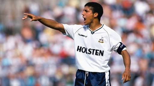 Hughton at Spurs. Likes to point.
