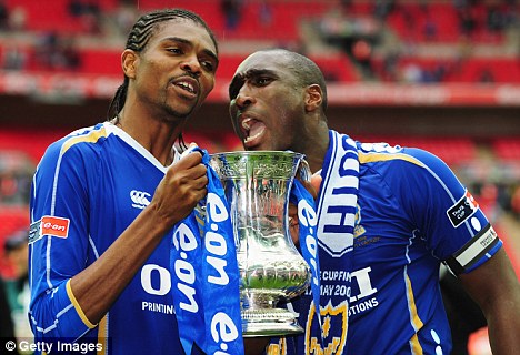 Sol and Kanu win the FA Cup with Portsmouth 
